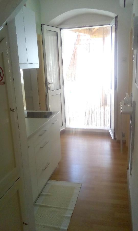 Apartment Nada Povlja  Eksteriør bilde